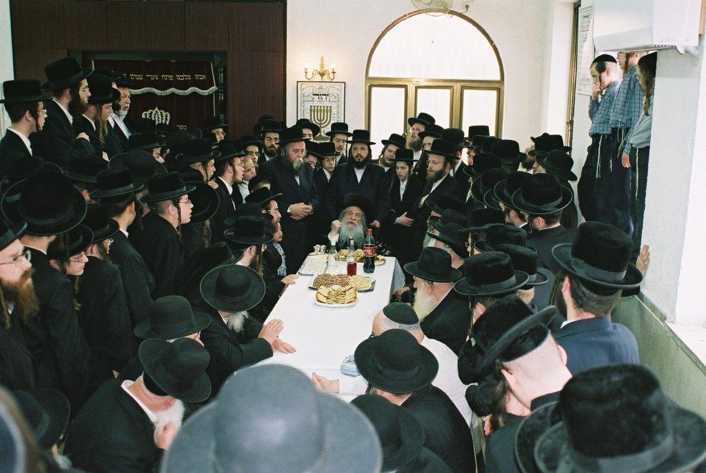 80 שנות תורה וחסידות • תמונות מחיי האדמו"ר מנדבורנה