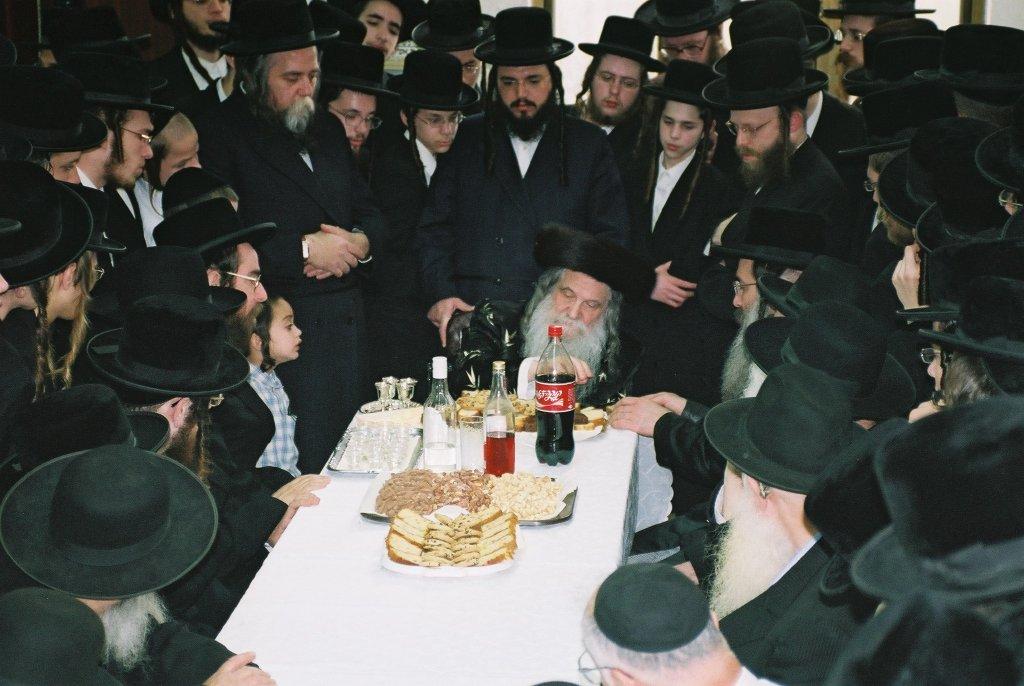 80 שנות תורה וחסידות • תמונות מחיי האדמו"ר מנדבורנה