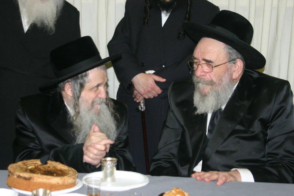 80 שנות תורה וחסידות • תמונות מחיי האדמו"ר מנדבורנה