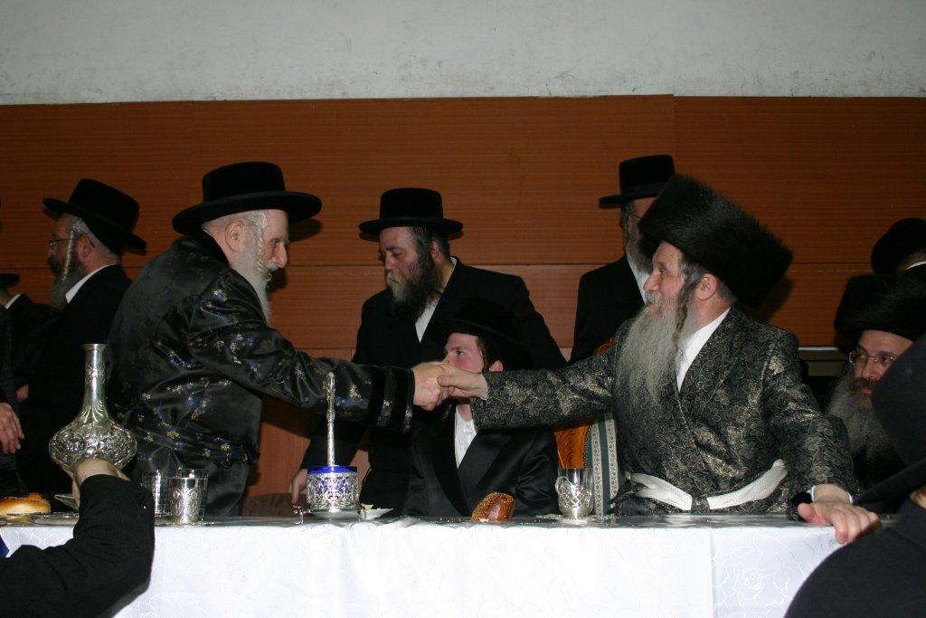 80 שנות תורה וחסידות • תמונות מחיי האדמו"ר מנדבורנה