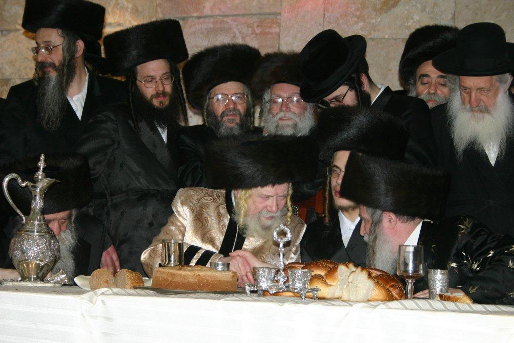 80 שנות תורה וחסידות • תמונות מחיי האדמו"ר מנדבורנה