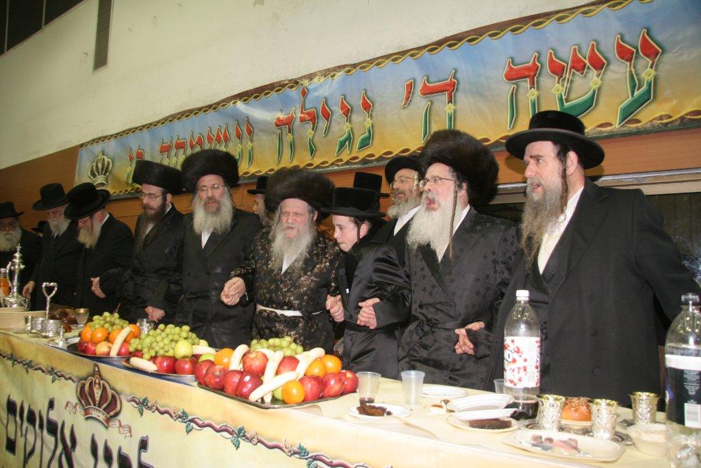 80 שנות תורה וחסידות • תמונות מחיי האדמו"ר מנדבורנה