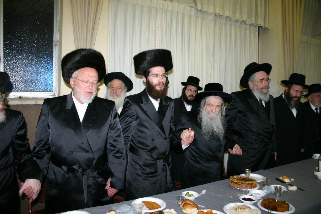 80 שנות תורה וחסידות • תמונות מחיי האדמו"ר מנדבורנה