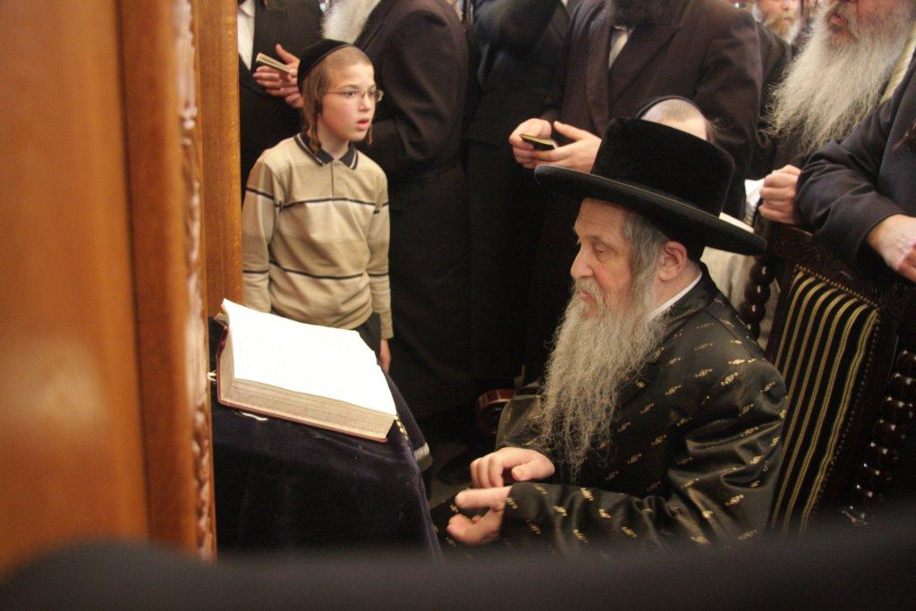 80 שנות תורה וחסידות • תמונות מחיי האדמו"ר מנדבורנה