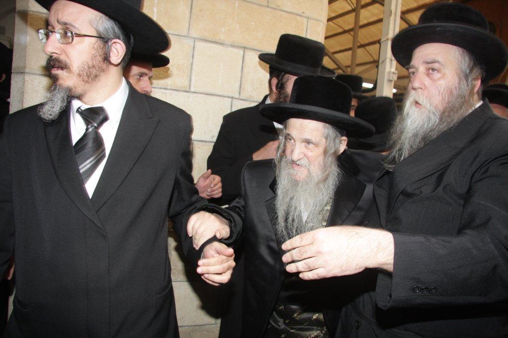 80 שנות תורה וחסידות • תמונות מחיי האדמו"ר מנדבורנה