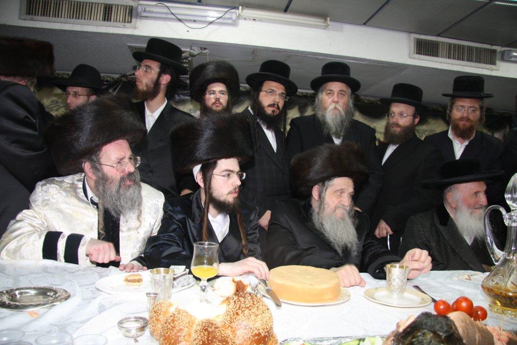 80 שנות תורה וחסידות • תמונות מחיי האדמו"ר מנדבורנה