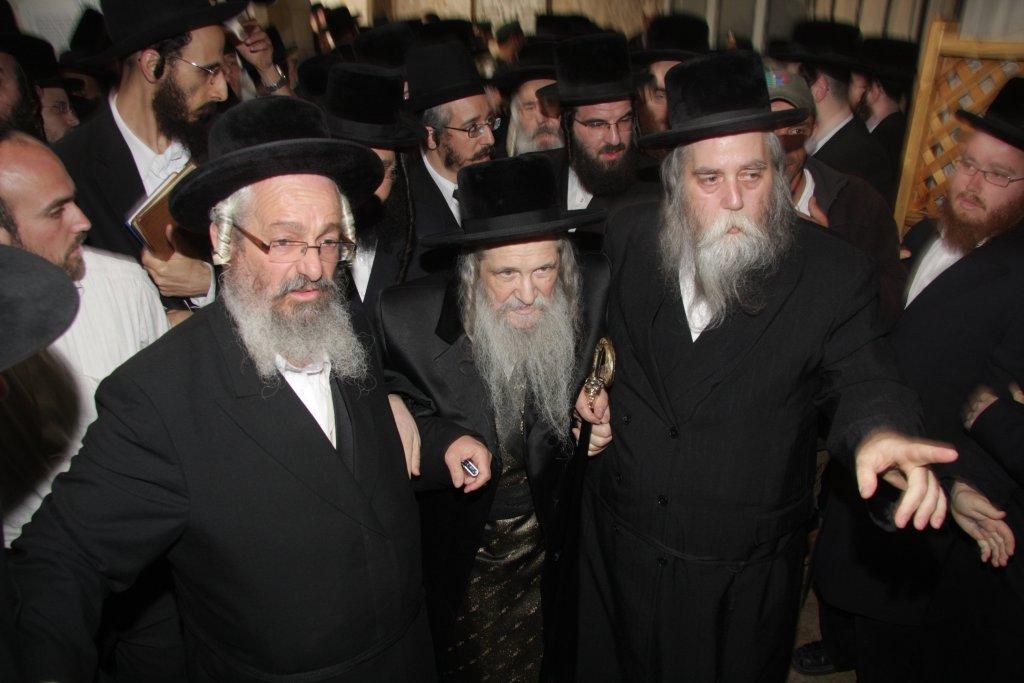 80 שנות תורה וחסידות • תמונות מחיי האדמו"ר מנדבורנה