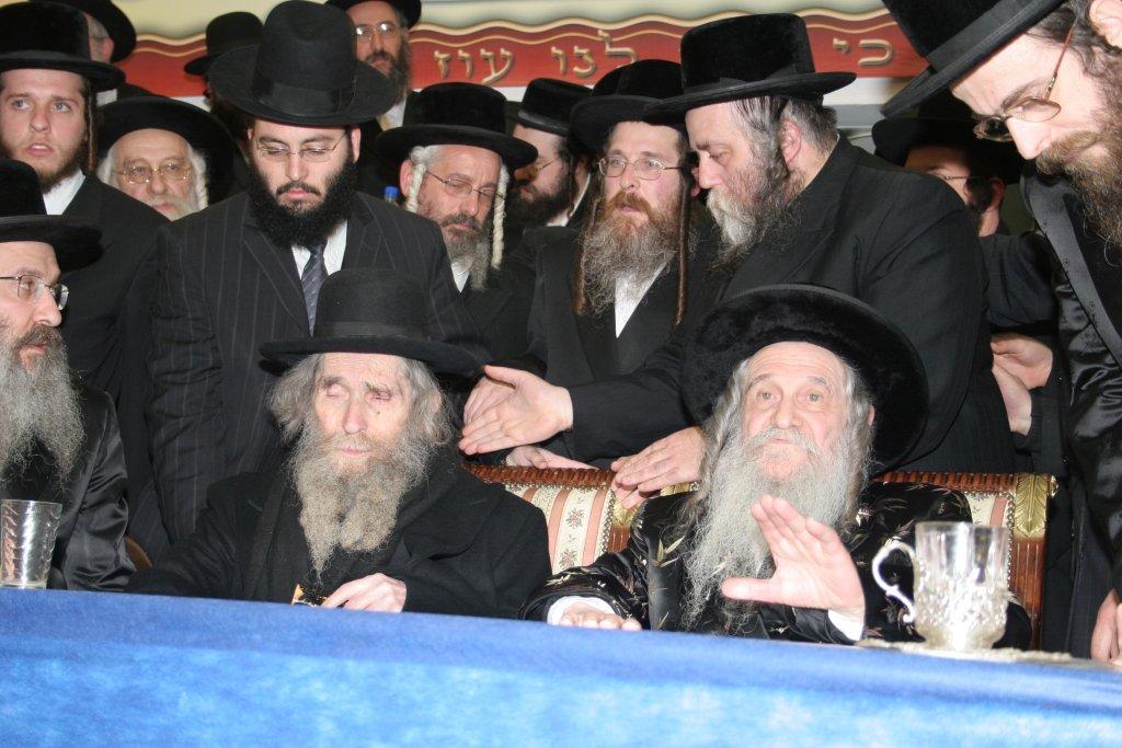 80 שנות תורה וחסידות • תמונות מחיי האדמו"ר מנדבורנה