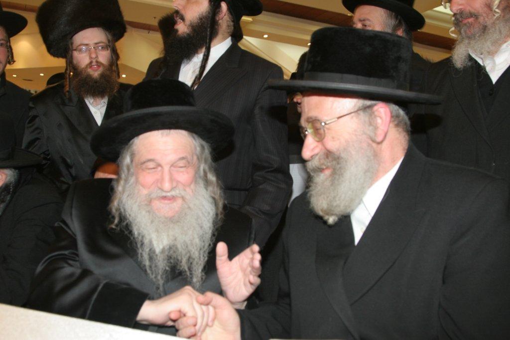 80 שנות תורה וחסידות • תמונות מחיי האדמו"ר מנדבורנה