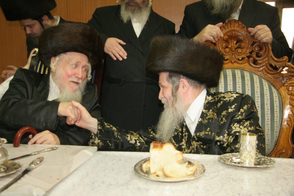 80 שנות תורה וחסידות • תמונות מחיי האדמו"ר מנדבורנה