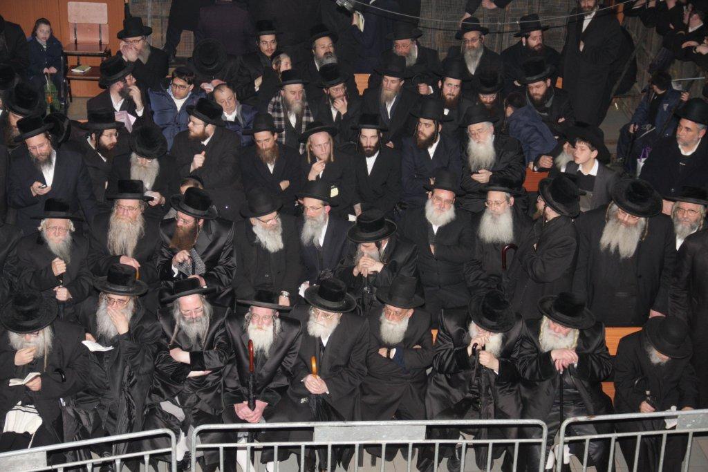 השמים בכו: אלפים בהלווית כ"ק אדמו"ר מנדבורנה זצ"ל