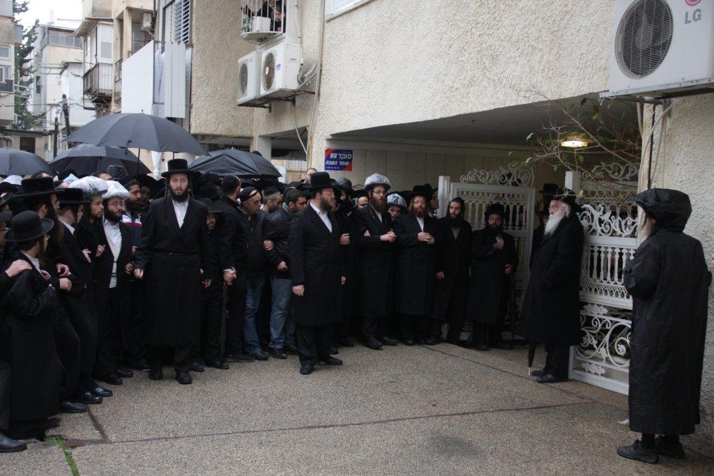 השמים בכו: אלפים בהלווית כ"ק אדמו"ר מנדבורנה זצ"ל