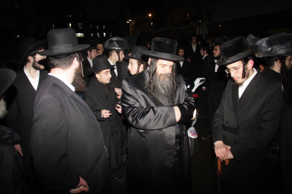 השמים בכו: אלפים בהלווית כ"ק אדמו"ר מנדבורנה זצ"ל