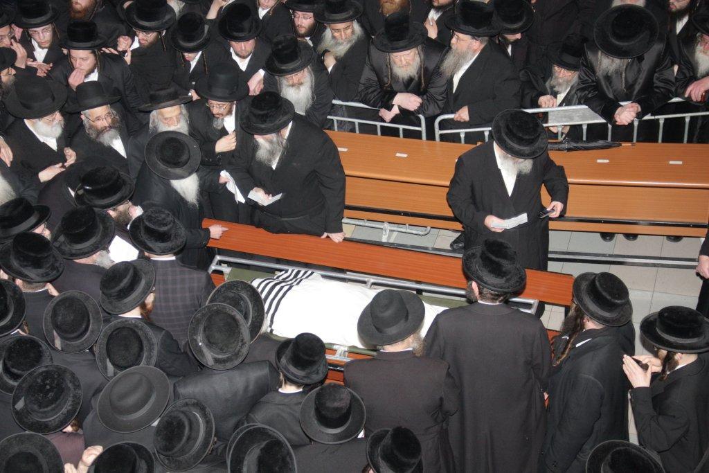 השמים בכו: אלפים בהלווית כ"ק אדמו"ר מנדבורנה זצ"ל