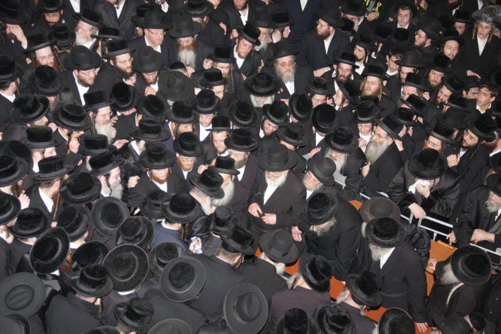 השמים בכו: אלפים בהלווית כ"ק אדמו"ר מנדבורנה זצ"ל