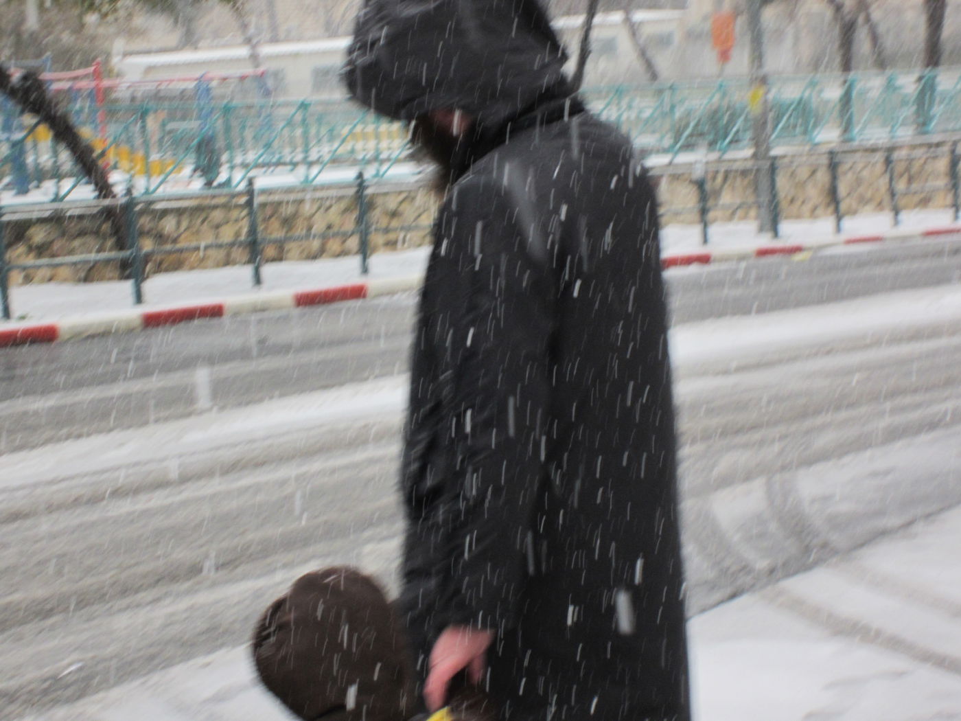 ירושלים מכוסה שלג, הלימודים בעיר הושבתו ● גלריה לבנה