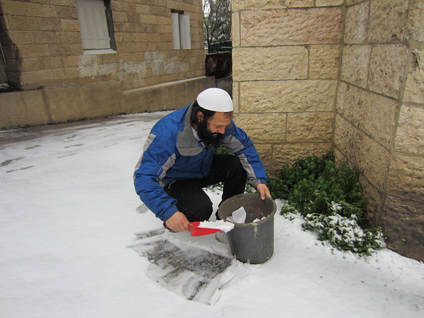 ירושלים מכוסה שלג, הלימודים בעיר הושבתו ● גלריה לבנה