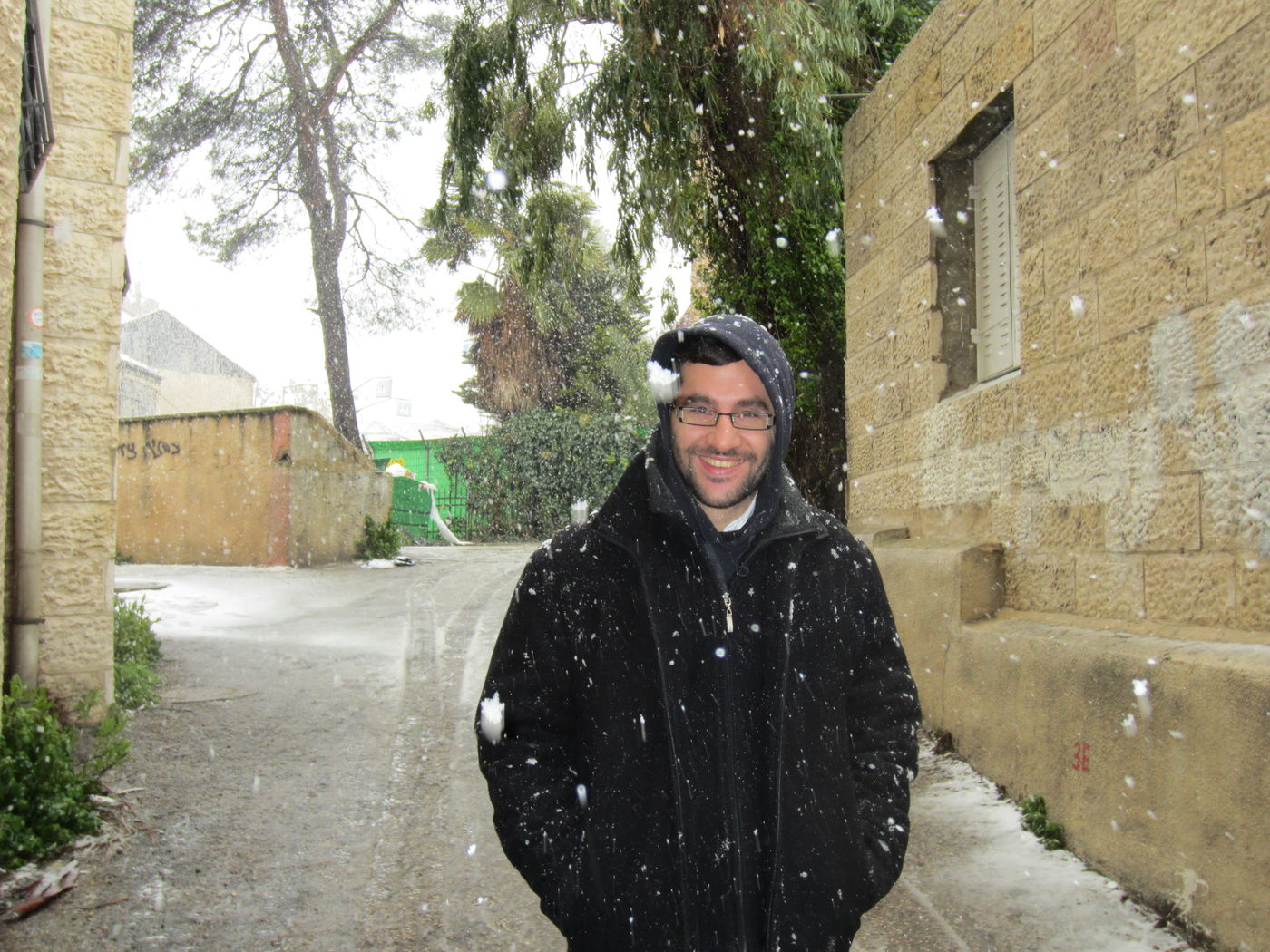 ירושלים מכוסה שלג, הלימודים בעיר הושבתו ● גלריה לבנה