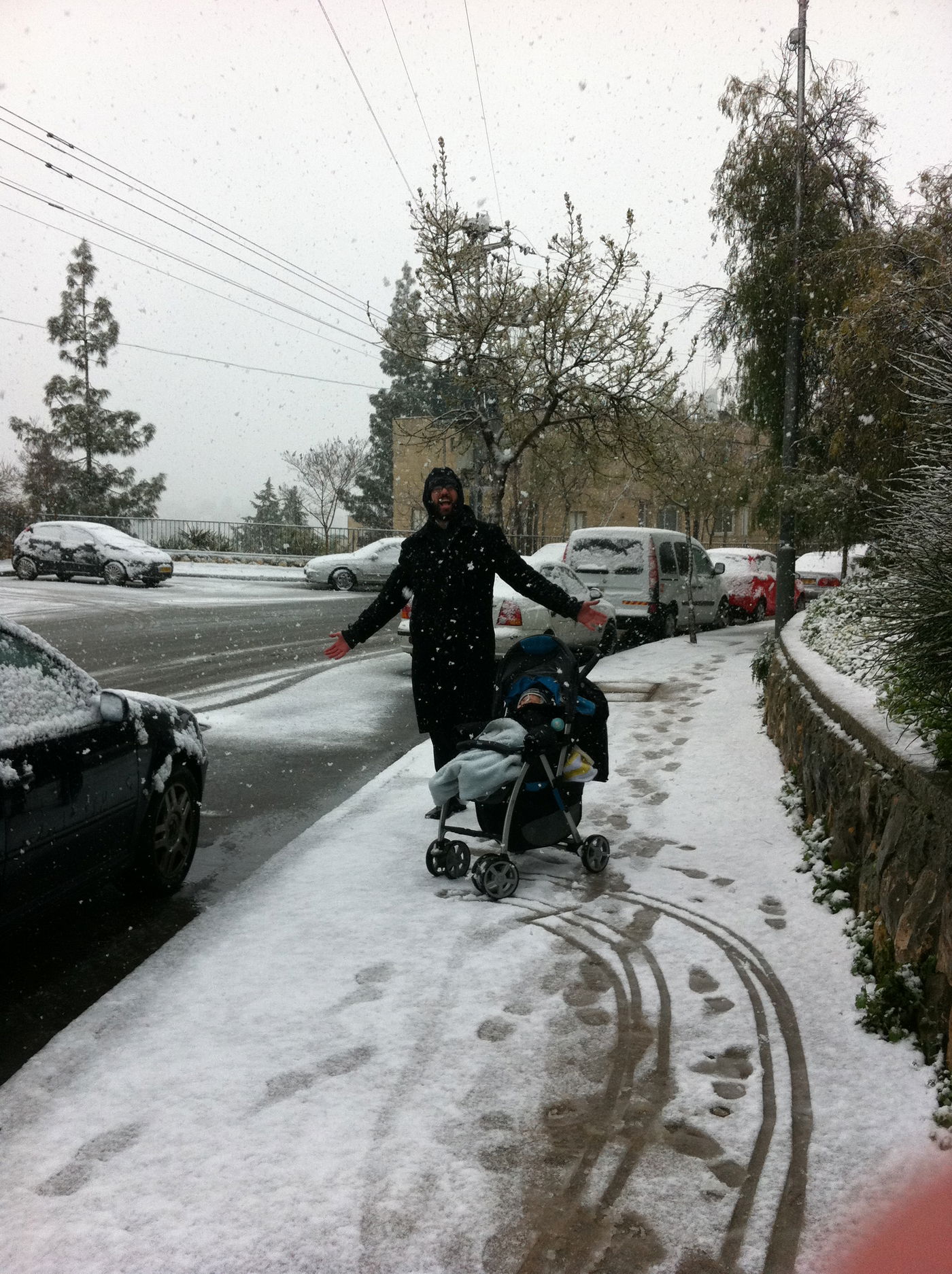 שלג בקרית מנחם (צילום: אהרן זרביב)