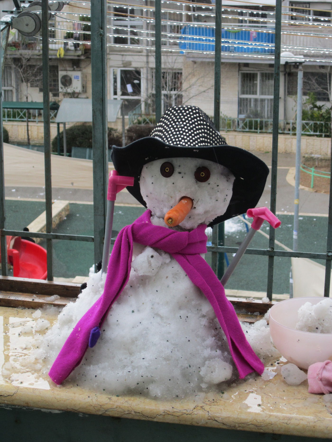 בובת שלג בשכונת שמואל הנביא (Yohanan)