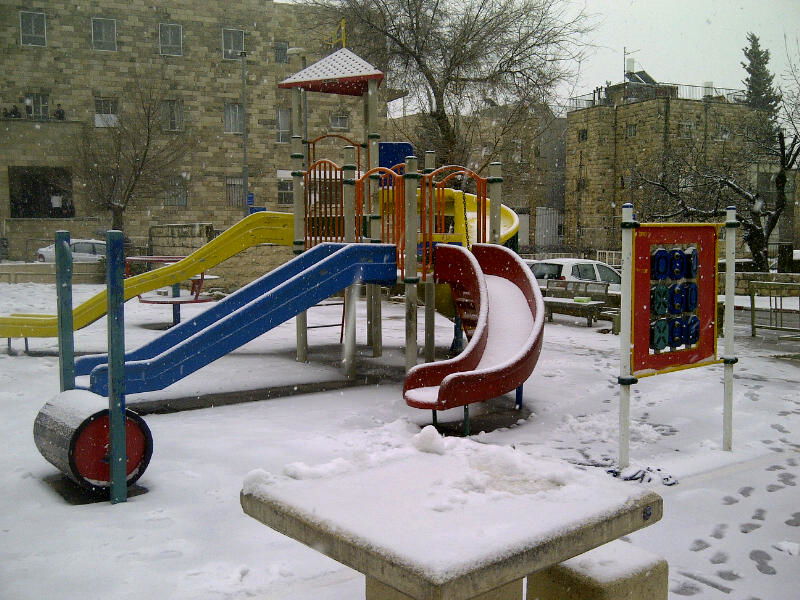 אני מלא שלג והילדים לא באים?