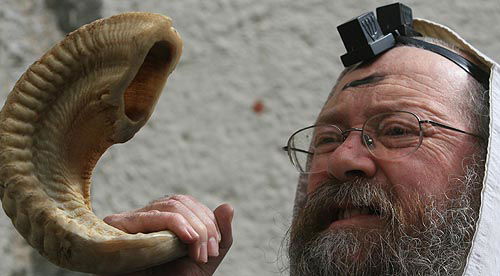 איים לרצוח את בנו. הרב דוד בצרי