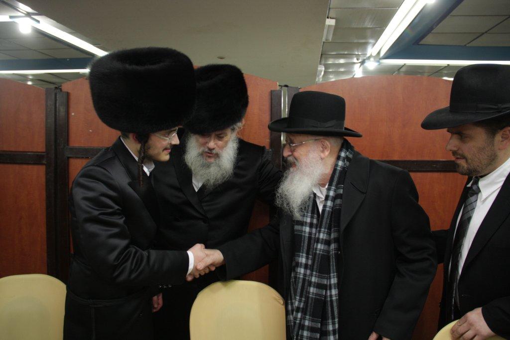 אחדות: העסקונה החרדית בחתונת בתו של חנוך זייברט