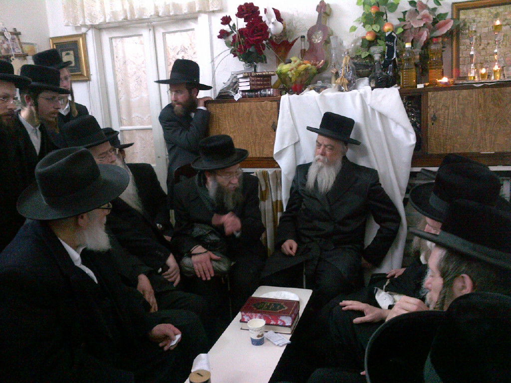 אדמו"רים, רבנים ואישי ציבור מנחמים את משפחת גרוסמן