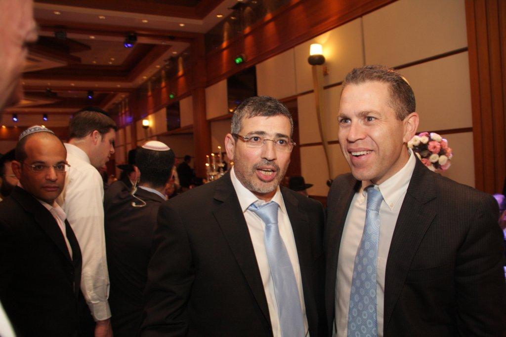 גלריית ענק: יהודה אבידן חיתן בת, כולם הגיעו לחגוג