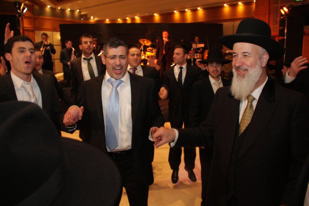 גלריית ענק: יהודה אבידן חיתן בת, כולם הגיעו לחגוג