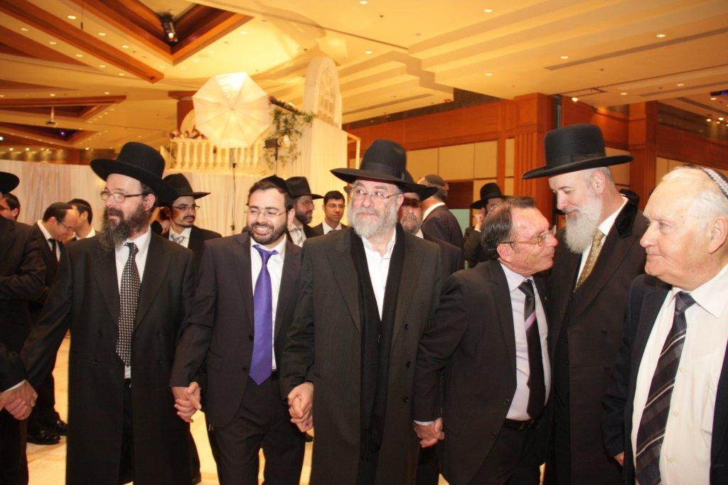 גלריית ענק: יהודה אבידן חיתן בת, כולם הגיעו לחגוג