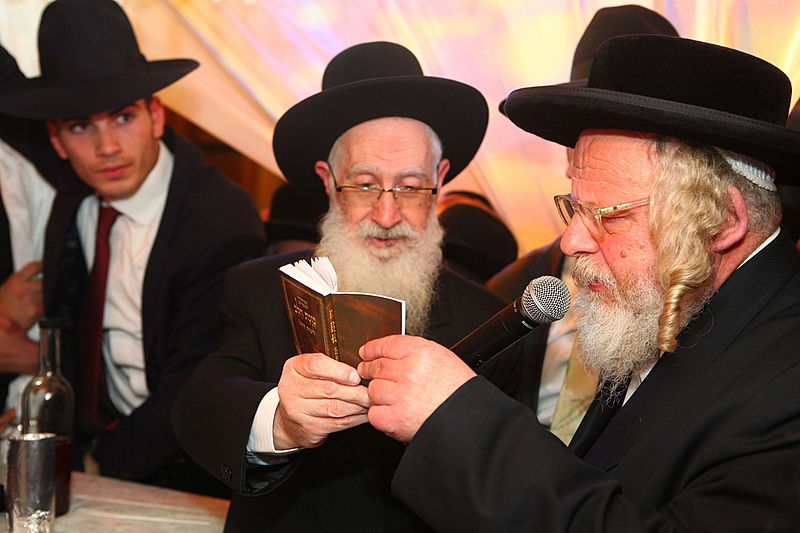 בצל המחלה והטיפולים: הרב יעקב יוסף חיתן את בנו בי-ם