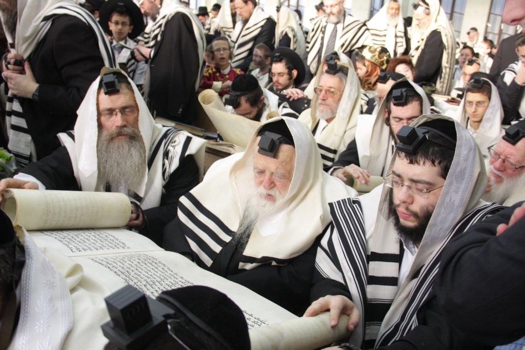 לאחר קריאת המגילה: ברית לנין גדולי ישראל