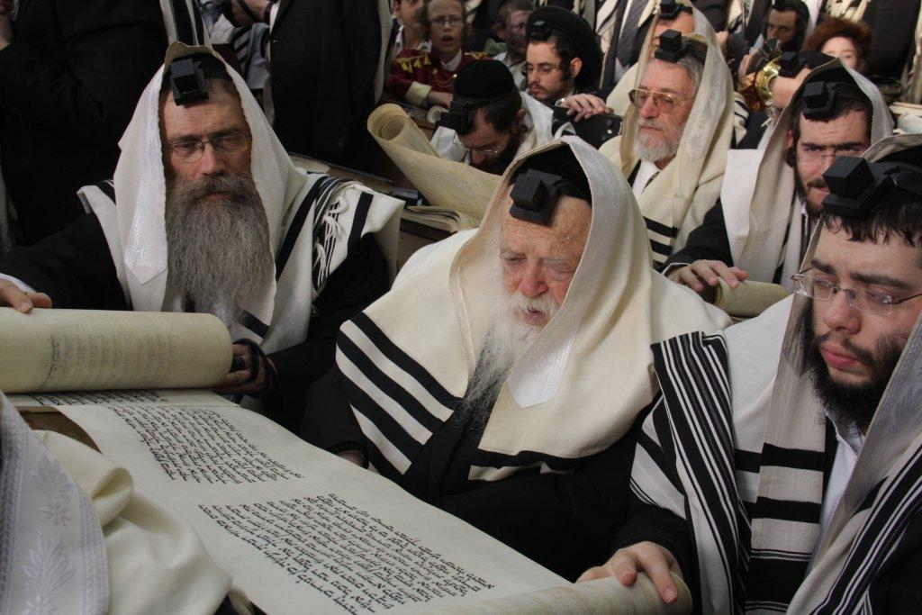 לאחר קריאת המגילה: ברית לנין גדולי ישראל