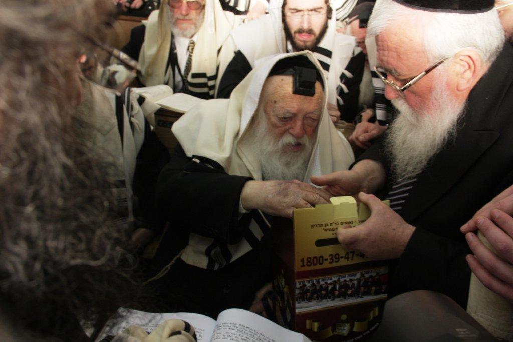 לאחר קריאת המגילה: ברית לנין גדולי ישראל