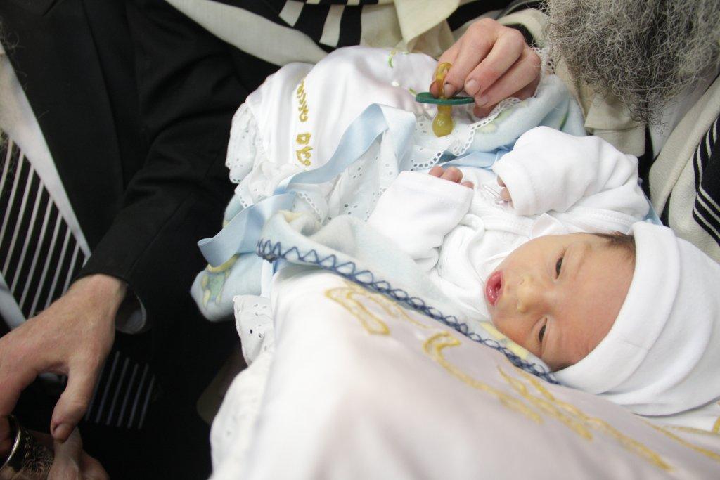 לאחר קריאת המגילה: ברית לנין גדולי ישראל