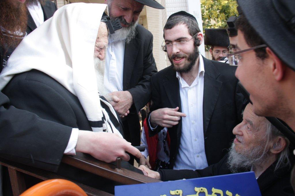 לאחר קריאת המגילה: ברית לנין גדולי ישראל