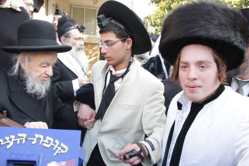 לאחר קריאת המגילה: ברית לנין גדולי ישראל