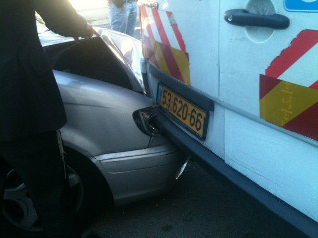 ירושלים: רכב איבד שליטה והתנגש ברכב הסעות