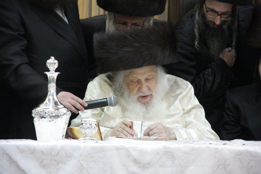 חג בשומרי אמונים: נכד האדמו"ר התחתן