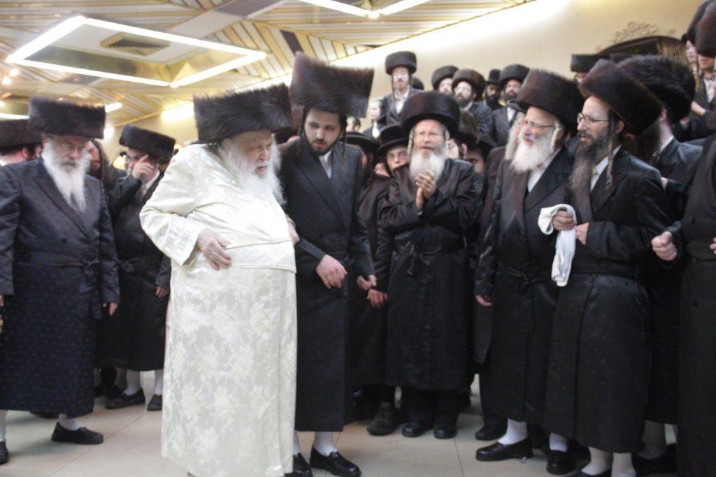 חג בשומרי אמונים: נכד האדמו"ר התחתן