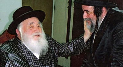 רבי ישראל הגר עם אביו האדמו"ר מויז'ניץ