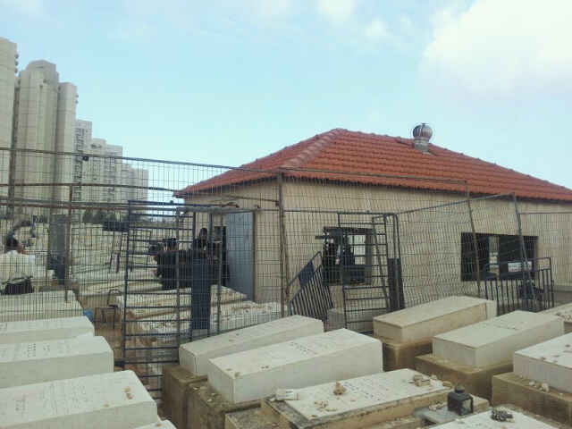 בית-הדין של ויז'ניץ הורה לחסידים: ביטול מלאכה, קריעה, מנהגי אבילות