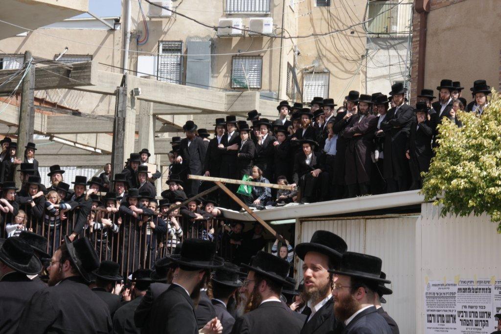 תיעוד ענק: גדולי ישראל בהלווית האדמו"ר מויז'ניץ