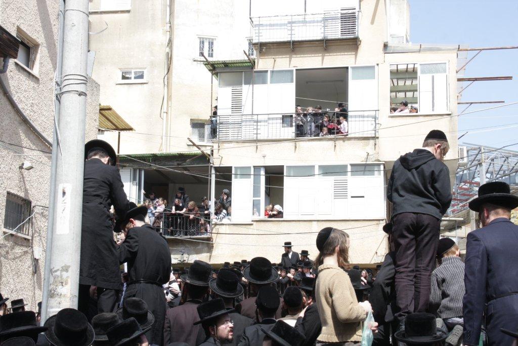 תיעוד ענק: גדולי ישראל בהלווית האדמו"ר מויז'ניץ