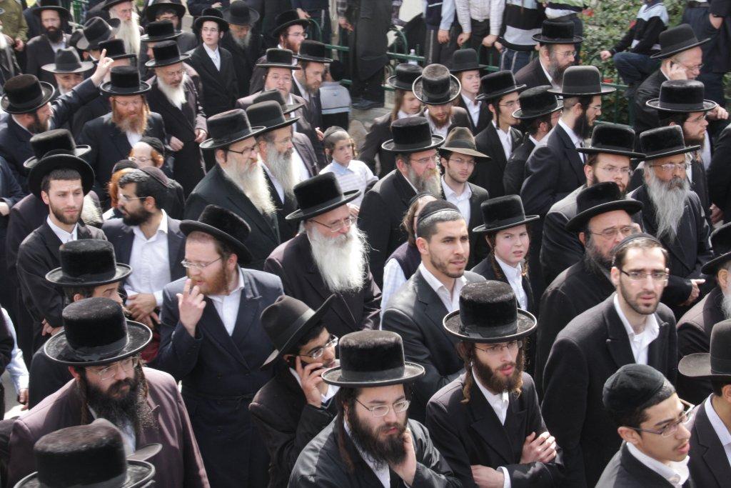 תיעוד ענק: גדולי ישראל בהלווית האדמו"ר מויז'ניץ