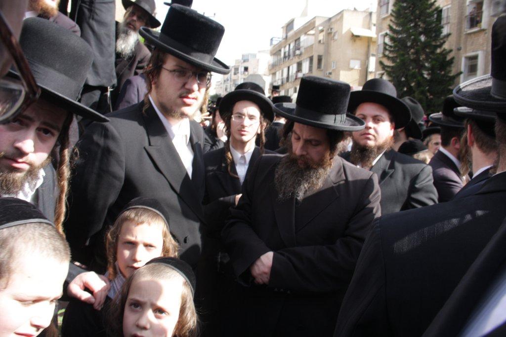 תיעוד ענק: גדולי ישראל בהלווית האדמו"ר מויז'ניץ