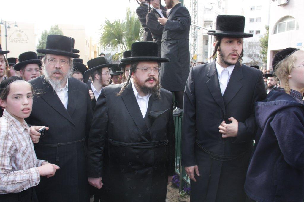 תיעוד ענק: גדולי ישראל בהלווית האדמו"ר מויז'ניץ