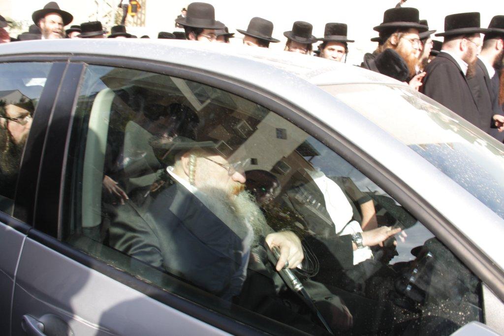 תיעוד ענק: גדולי ישראל בהלווית האדמו"ר מויז'ניץ