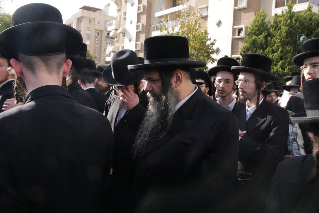 תיעוד ענק: גדולי ישראל בהלווית האדמו"ר מויז'ניץ